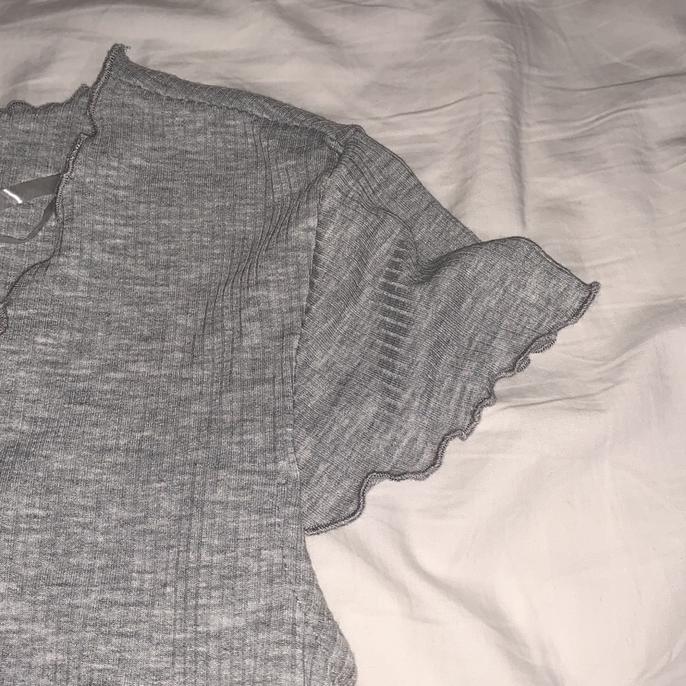 V Neck Ruffle Tee - Picture 4 of 4
